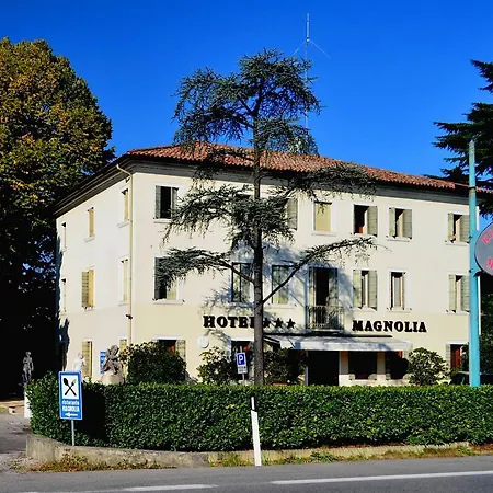 Magnolia Hotel