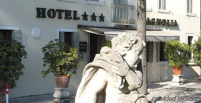 Magnolia 3*