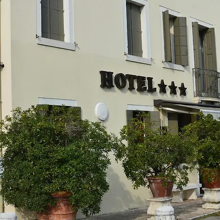 Magnolia Hotell